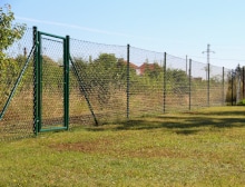 Montáž čtyřhranného pletiva – Chrást Montáž čtyřhranného pletiva – Chrást